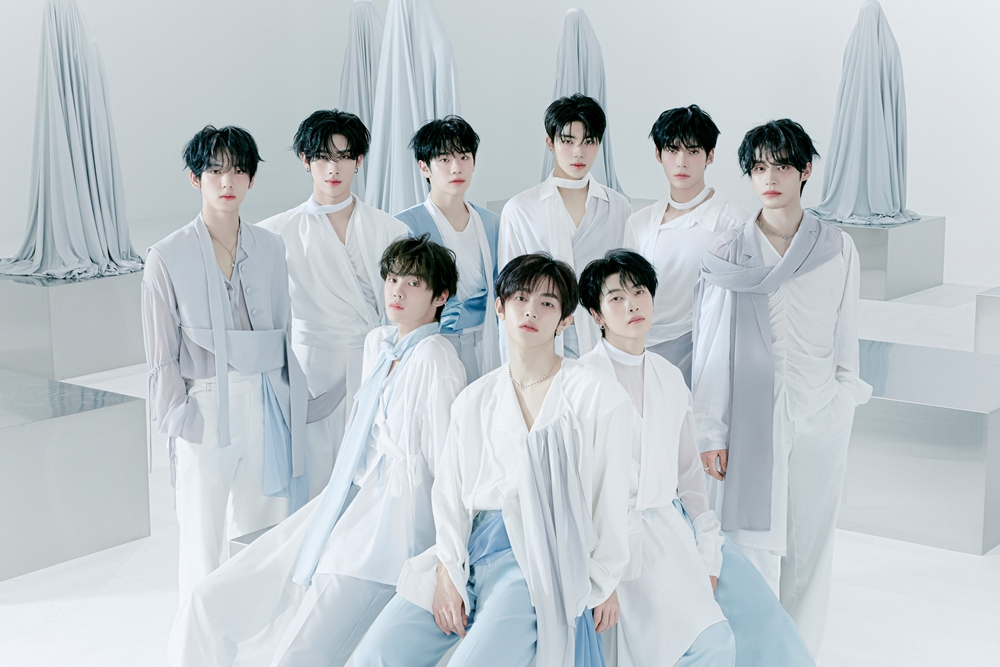 제로베이스원 미니 5집 'BLUE PARADISE' HIDE 버전 콘셉트 포토/사진제공=웨이크원