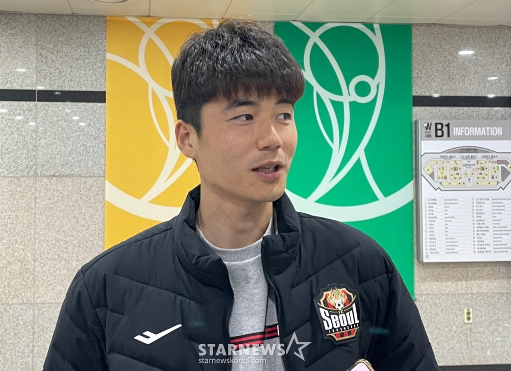 기성용이 지난 29일 서울월드컵경기장에서 열린 FC서울 대 대구FC의 '하나은행 K리그1 2025' 6라운드 후 믹스드존에서 인터뷰하고 있다. /사진=박재호 기자