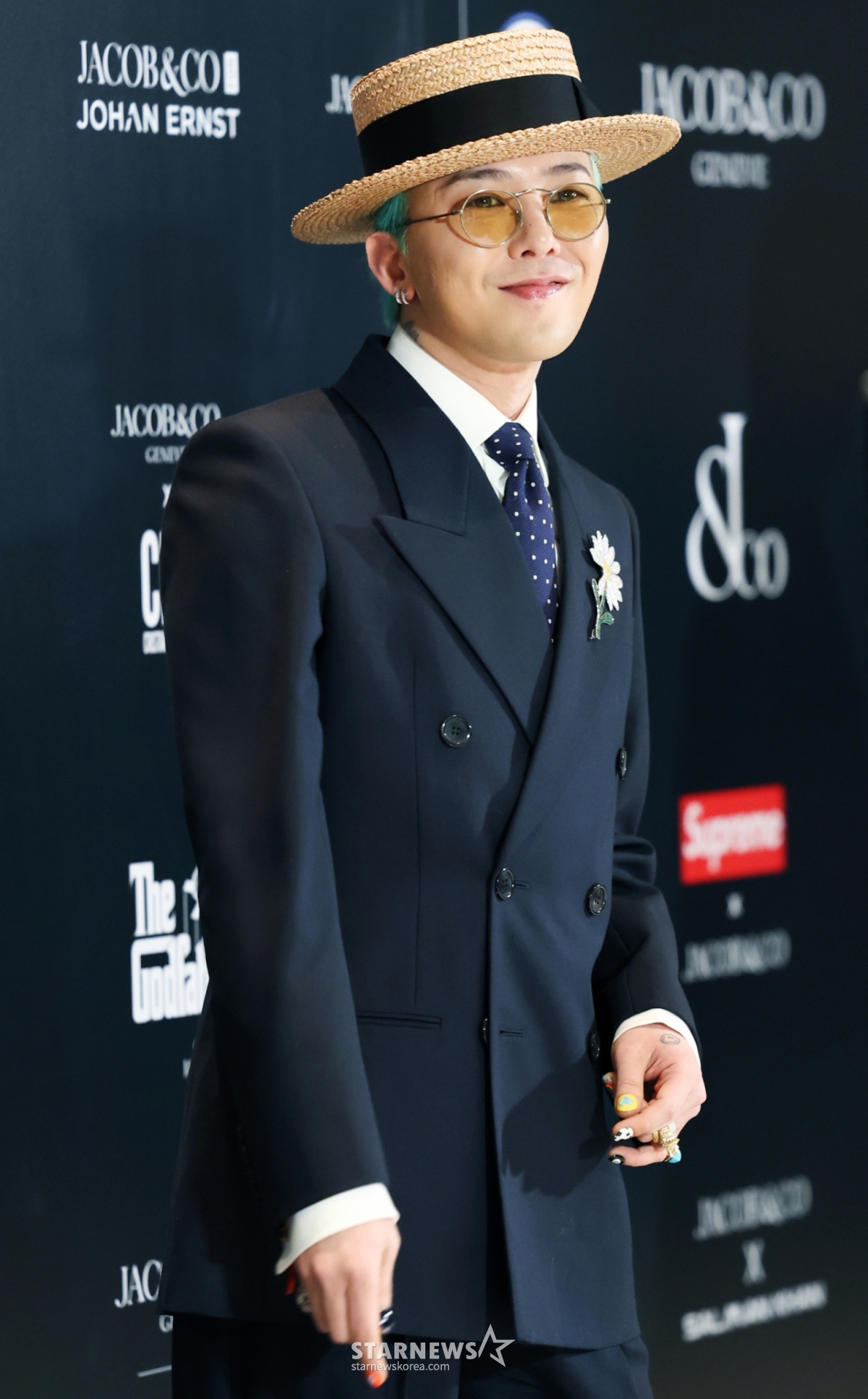(서울=뉴스1) 권현진 기자 = 빅뱅 지드래곤이 24일 오후 서울 용산구 한남동 하얏트호텔에서 열린 워치&주얼리 브랜드 ‘제이콥앤코’ 코리아 부티크 그랜드 오픈 행사에 참석해 수줍어 하고 있다. 2025.2.24/뉴스1 Copyright © 뉴스1. All rights reserved. 무단 전재 및 재배포, AI학습 이용 금지. /사진=(서울=뉴스1) 권현진 기자