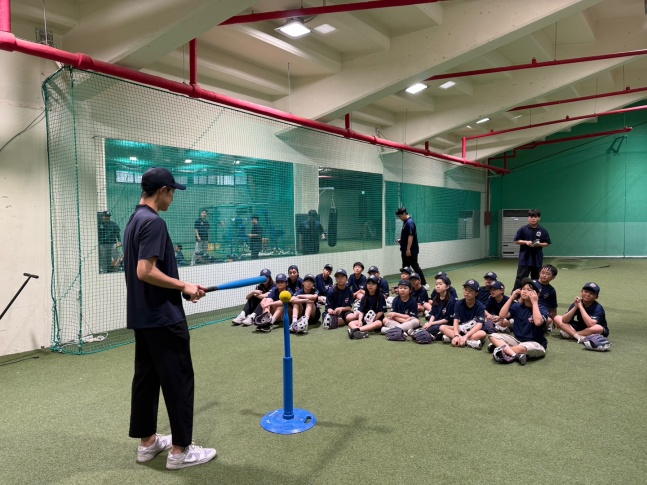 두산 베어스 키즈클럽 티볼 원데이 클래스 단체사진. /사진=KBO 제공