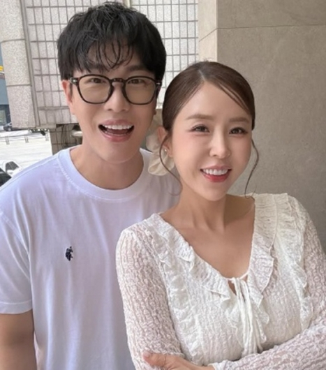 문원, 신지 /사진=신지 SNS