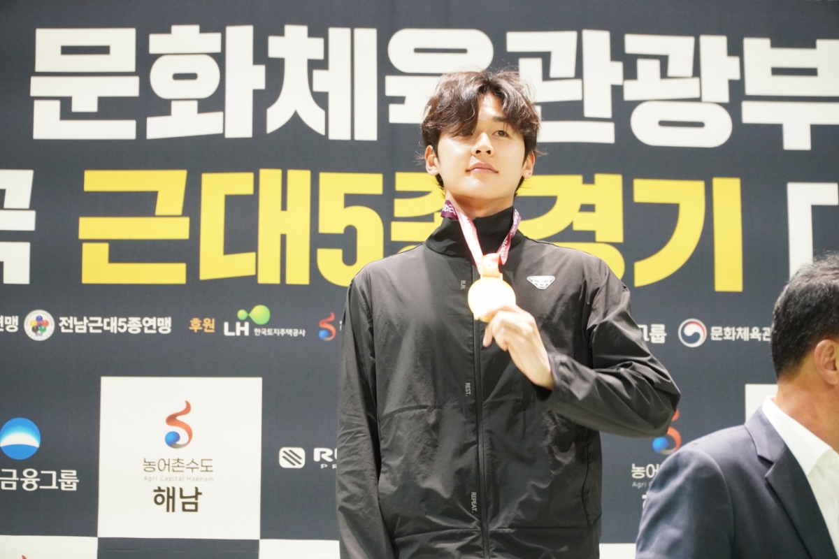 지난 6월 문화체육관광부장관기 전국 근대5종 경기대회 남자 일반부 정상에 오른 전웅태. /사진=대한근대5종연맹 제공