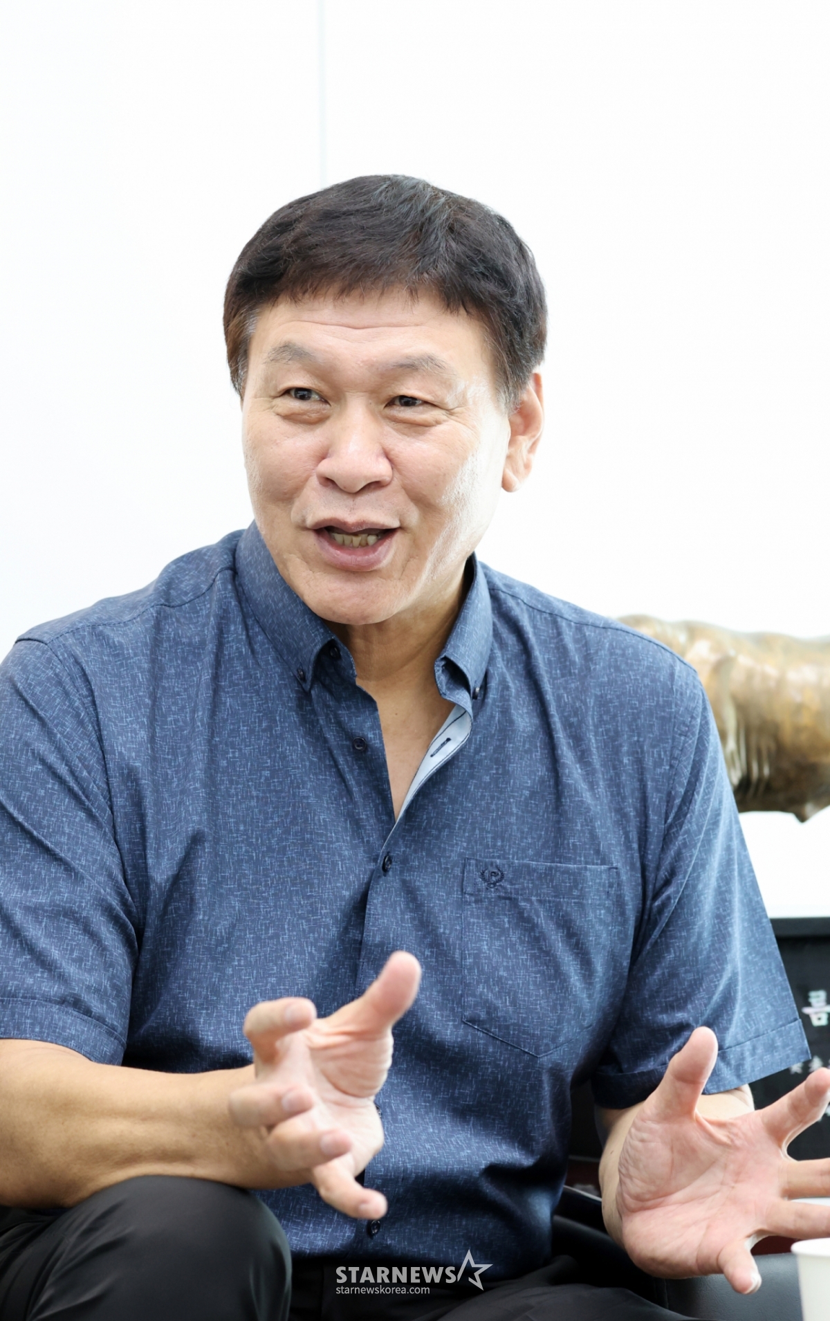 아준희 대한씨름협회장이 스타뉴스 창간21주년 기념 인터뷰를 하고 있다. /사진=강영조 선임기자 