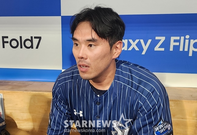 7일 경기를 마친 김재윤이 인터뷰를 진행하고 있다. /사진=박수진 기자