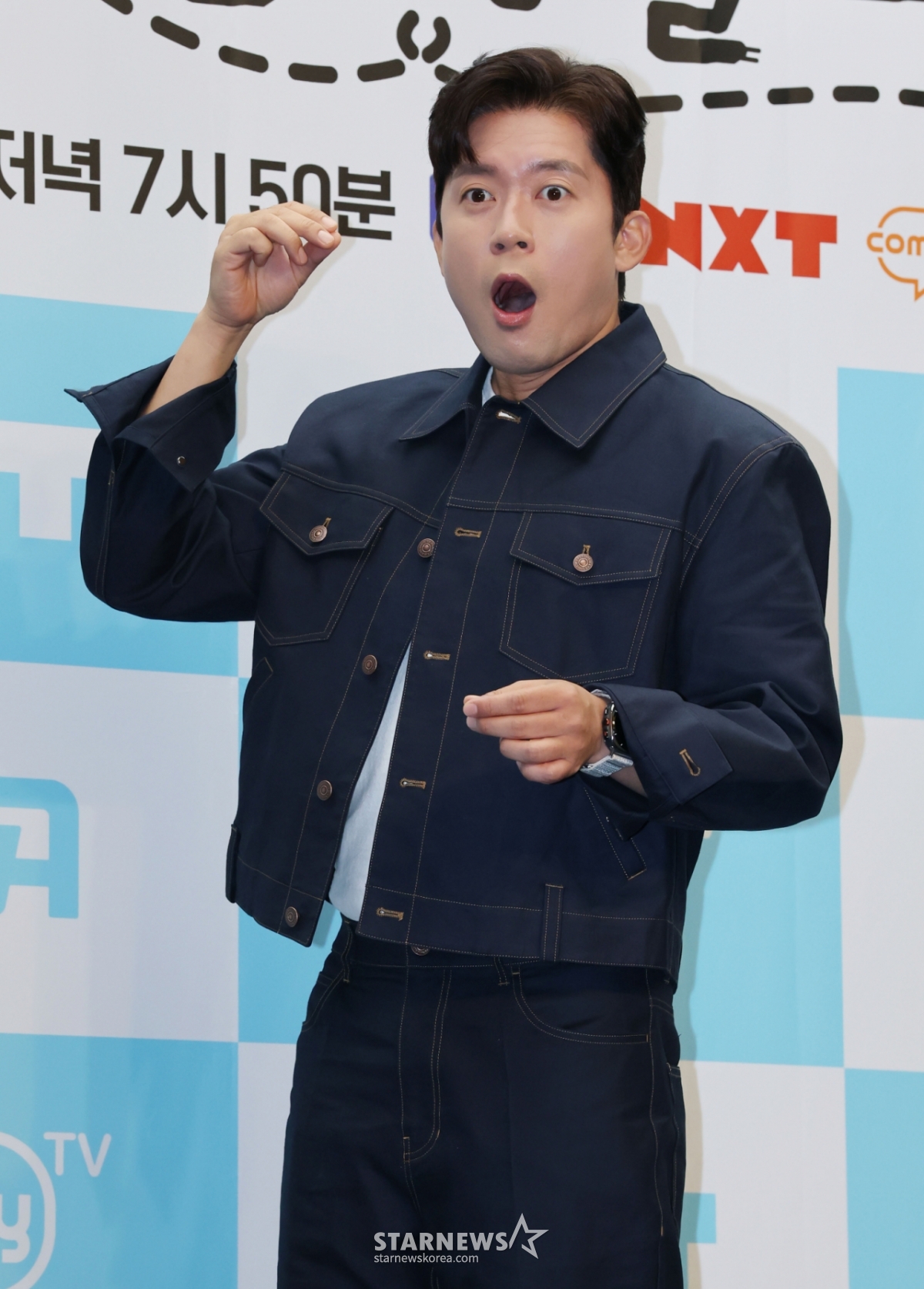 방송인 김대호가 19일 오전 서울 마포구 상암동 스탠포드호텔에서 진행된 ENA 예능 '어디로 튈지 몰라' 제작발표회에 참석해 포즈를 취하고 있다. 짜여진 리스트도 사전 기획된 코스도 없이 오로지 맛집 사장님들의 릴레이 추천에 따라 인생 맛집을 찾아다니는 '노(No) 섭외 즉흥 맛집 투어 예능' 어디로 튈지 몰라는 오는 21일 첫 방송된다. /2025.09.19 /사진=이동훈 photoguy@