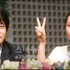 [★포토]안재환-정선희, 엘리베이터에서 V하고 사진찍었어요