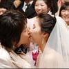 [★포토]정현수, 신부와 '사랑의 키스'