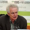 톰 앤더슨 EIDF위원장 "다큐, 감정적 진실 전달"