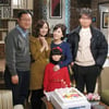 윤세아, '아돌' 촬영장서 깜짝 생일파티
