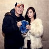 문보라, 봉준근 AG 금메달 글러브 선물받아