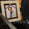 '발인' 故김인문..'45년 연기 생활'을 내려놓다(종합)