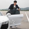 [★포토]연정훈 '저보다 멋있는 차에요~'