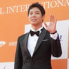 박유천, 태국공항 입국..3천팬운집·경찰1중대배치