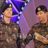 [★포토]이동건, 맞선임 이준기 앞 군기 바짝?