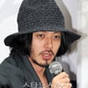 [★포토]기자회견 내내 진지한 모습의 오다기리 조