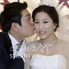 [★포토]김한배 '장난스런 표정으로 신부에게 볼키스'