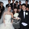 '베복리브' 결혼릴레이..황연경, 박소리 부케받았다
