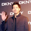 [★포토]이상윤 '훈훈한 손 인사'