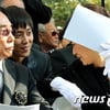 [★포토]은지원과 이야기 나누는 박근혜 후보