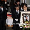故박철수 감독, 가족과 지인 눈물 속에 발인 