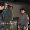 [★포토]황정민 '최민식 선배 눈빛에 군기 바짝!'
