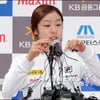 [★포토]김연아 '마이크도 직접 손봐요!'