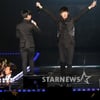 [★포토]이준, 손 머리 위로!