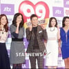 '마녀사냥'과 닮은 '99만남', 왜 19금 아닐까?