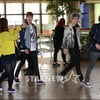 [★포토]더블제이씨, 팬과 인사하며 출국!