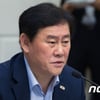 최경환, "올해 내 모든 공공기관 임금피크제 도입 유도"