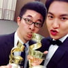 이민호, 中 시상식 수상 쾌거..신태라 감독과 인증샷