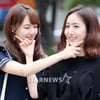 [★포토]예린-신비, '서로 해주는 잘 부탁해 포즈'