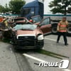 부산 감만동 교통사고, SUV 차량 트레일러 추돌..4명 사망