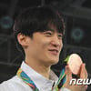 박근혜 대통령, 동메달 여자복식팀과 태권도 이대훈에 축전