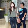 [★포토]선미 '공항 화보 촬영중?'