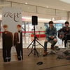 트랙스 기타리스트 김정모, 달콤한 고백송 선물(V앱)