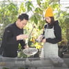 'V앱' 이연희X김유재 셰프, 알콩달콩 봄 음식 완성