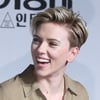 [별★한컷]투명슈트 입은 스칼렛 요한슨을 청와대로?