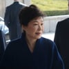 14시간 걸친 박근혜 전 대통령 검찰 조사 종료.. 조서 열람 진행