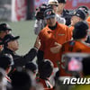 비디오 판독 시대, '선수단 전원 철수' 풍경 사라지나