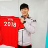 '장예원 열애설 NO' 윤성빈, 만면 미소..'맨유' 선물 