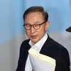 '노무현 서거 9주기'에 첫 재판 받는 '피고인 이명박'