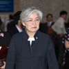 '이중국적 논란' 강경화 장관 장녀, 한국 국적 회복