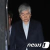 법원, 조양호 회장 구속영장 기각.."방어권 보장 필요"
