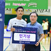 '액션배우 겸 무술감독' 정두홍, 연예인풋살 인기상 수상
