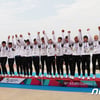 [AG결산④] '역사적인' 남북 단일팀, 평화의 메시지 전했다