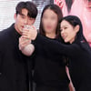 [★포토]현빈-손예진, '팬과의 기분좋은 셀카'