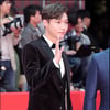 "엑소 레이 보러 왔어요" 레이 팬들, 태풍 와도 밤샘 대기中