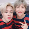 방탄소년단 지민X알엠, '커플티'투샷..미남들의 '브로맨스' 눈길