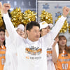 KB 안덕수 감독, 지도상 수상... '600G' 임영희 특별상 [WKBL 시상식]